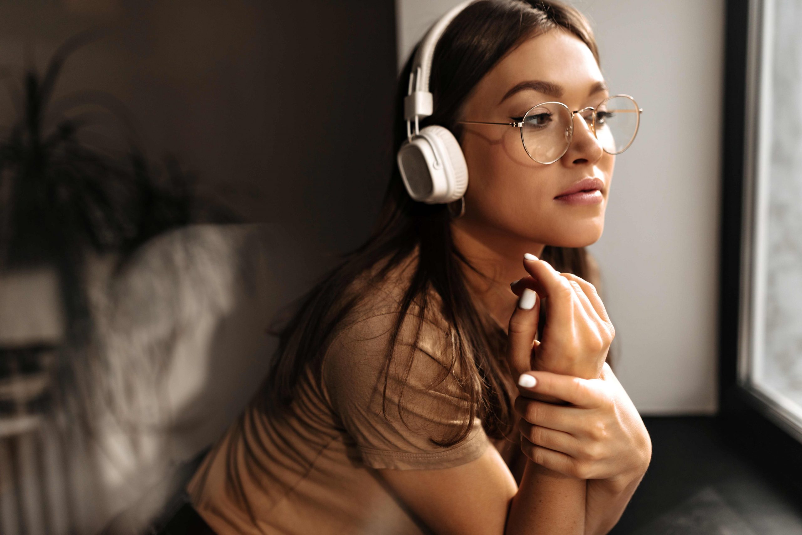 Mais de 1 bilh&atilde;o de jovens correm risco de perda auditiva pelo uso inadequado de fones de ouvido