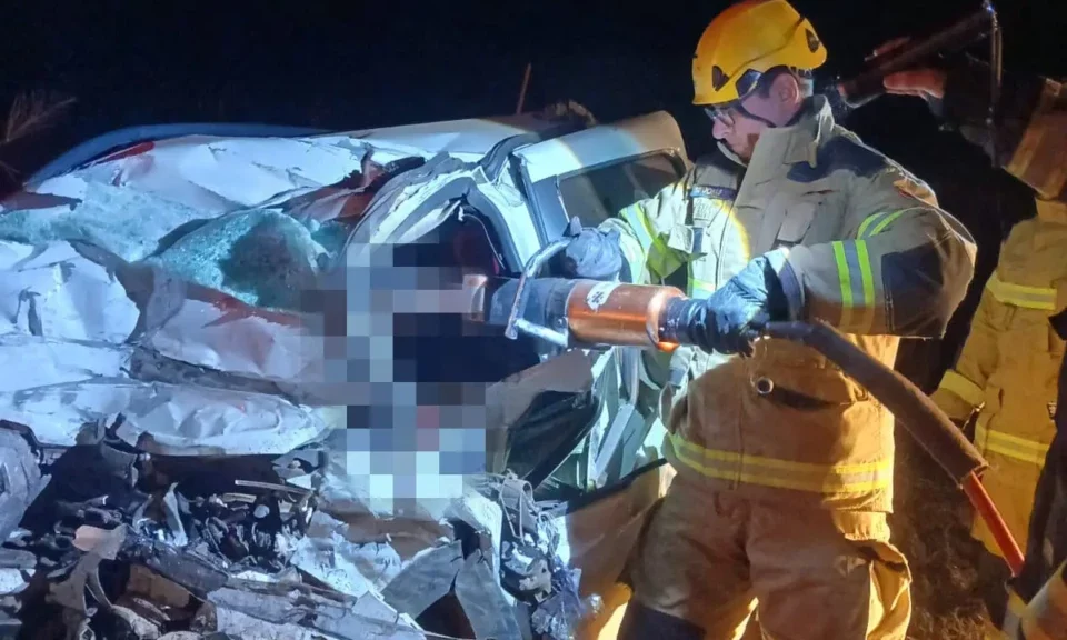 Motorista morre ap&oacute;s colis&atilde;o frontal com carreta na GO-184 entre Jata&iacute; e Serran&oacute;polis