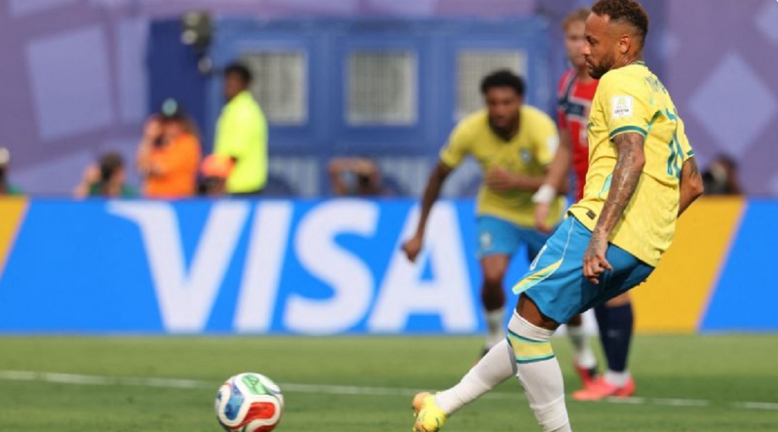 Leitura labial revela o que Neymar disse ao goleiro da Noruega antes e depois do p&ecirc;nalti