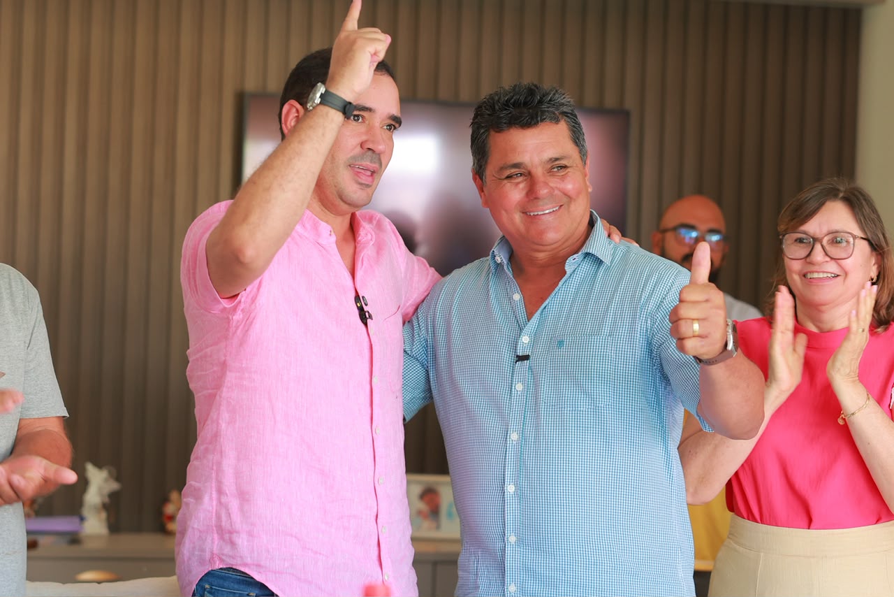 Prefeito de Presidente Kennedy deixa base de Dorinha e declara apoio a Vicentinho