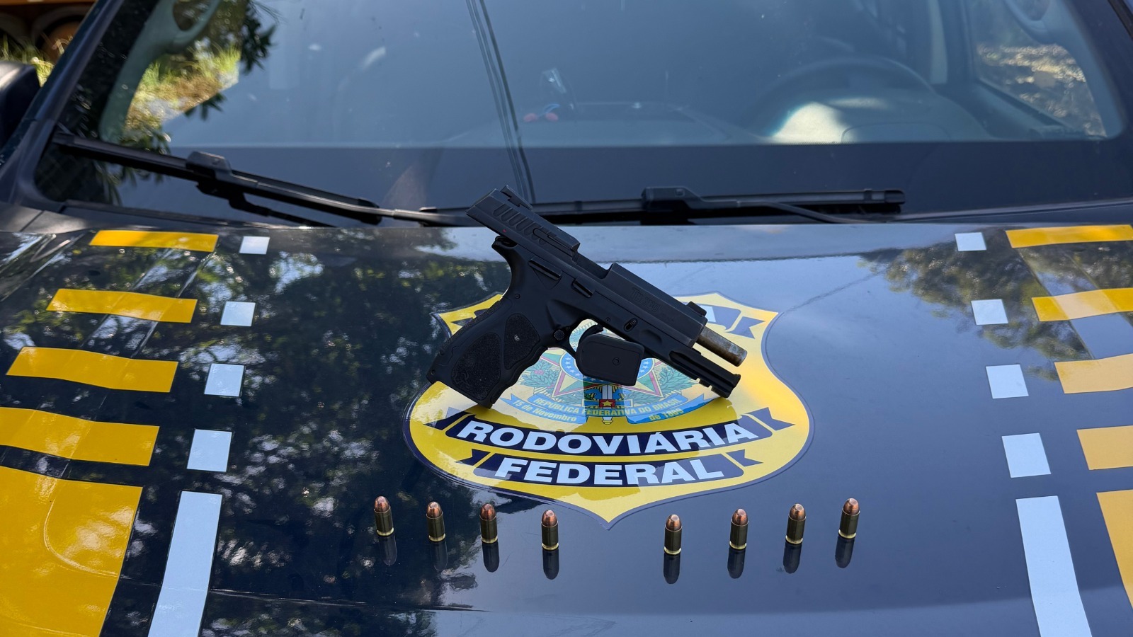 PRF prende motorista por porte ilegal de arma de fogo na BR-153, em Para&iacute;so TO