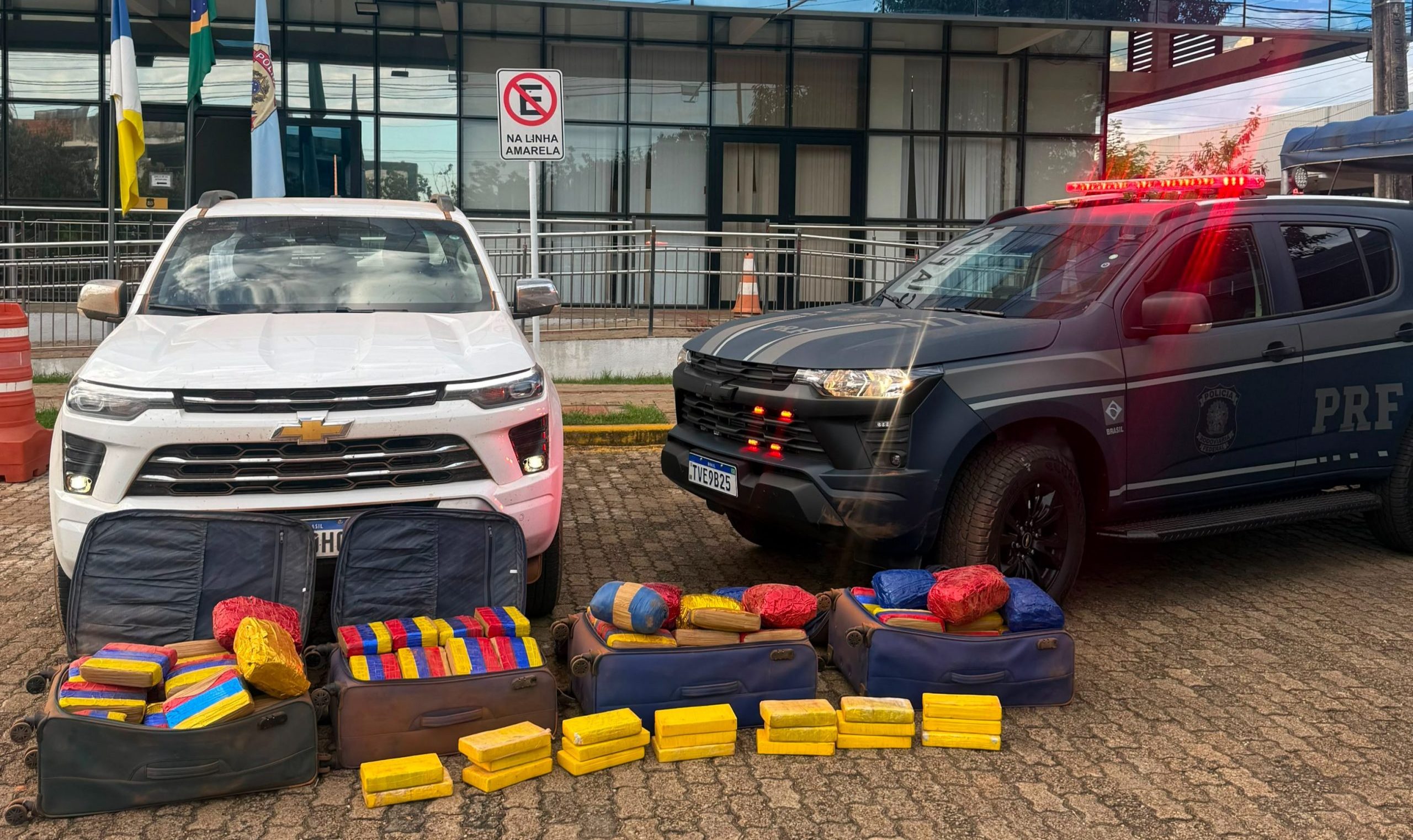 PRF apreende quase 192 kg de drogas na BR-010 e prende homem por tr&aacute;fico no Tocantins
