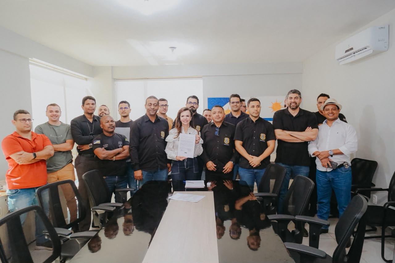 Professora Dorinha recebe demandas de servidores e policiais penais