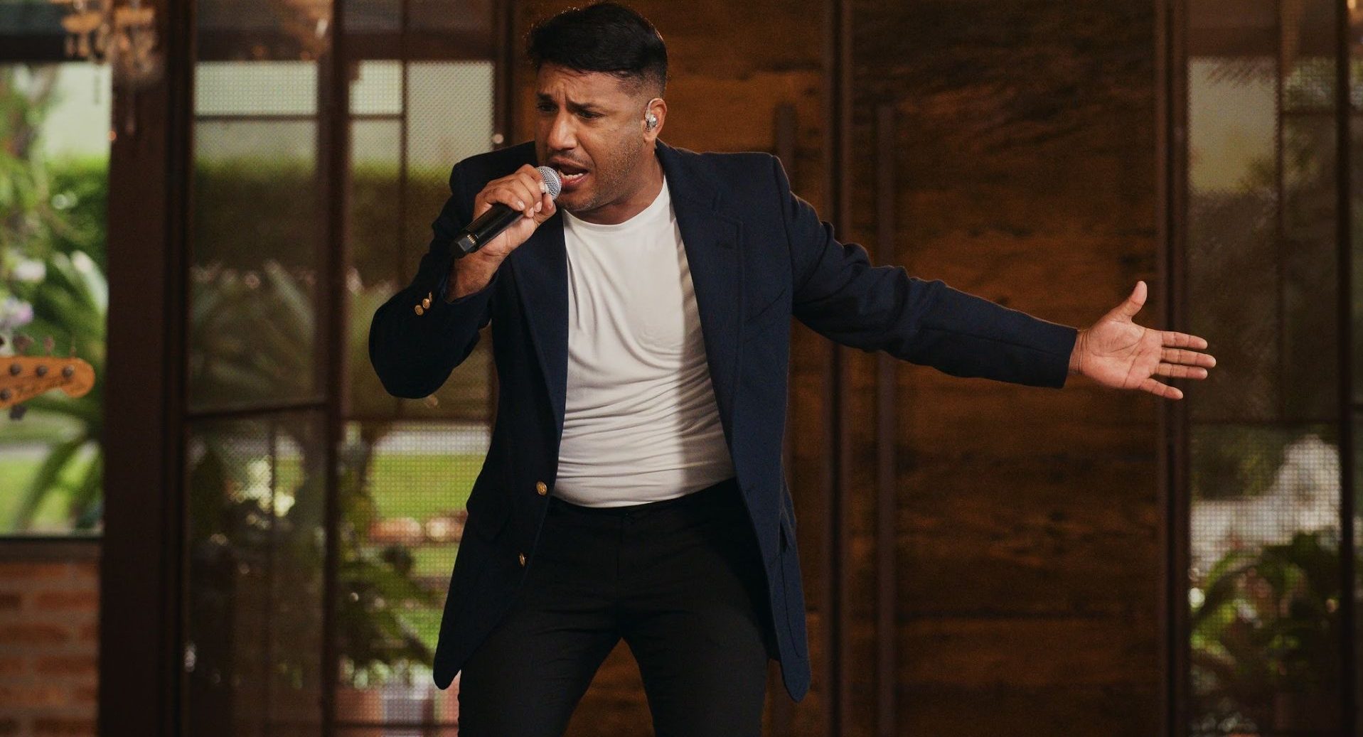 Ronan Sabadini lan&ccedil;a clipe de “Vit&oacute;ria na Cruz” e encerra projeto ao vivo pela Central Gospel Music