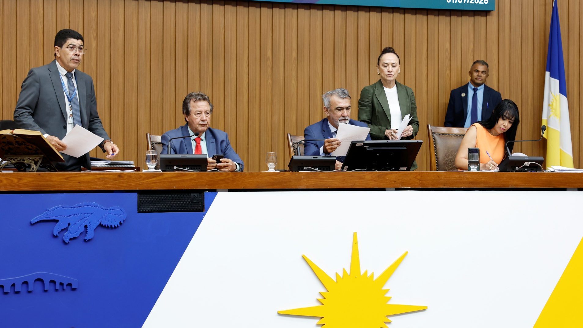 Deputados aprovam PEC que amplia participa&ccedil;&atilde;o de servidores concursados na Assembleia do Tocantins