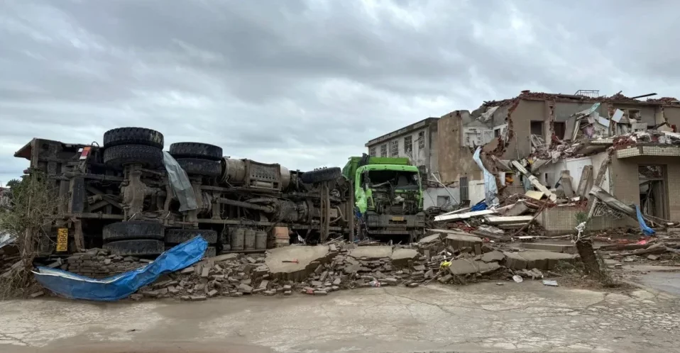 Tornado com ventos de 260 km/h deixa mortos, centenas de feridos e destrui&ccedil;&atilde;o na China