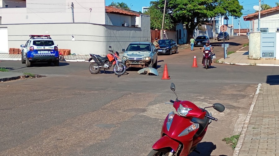 Carro e moto se envolvem em acidente na regi&atilde;o central de Para&iacute;so do Tocantins