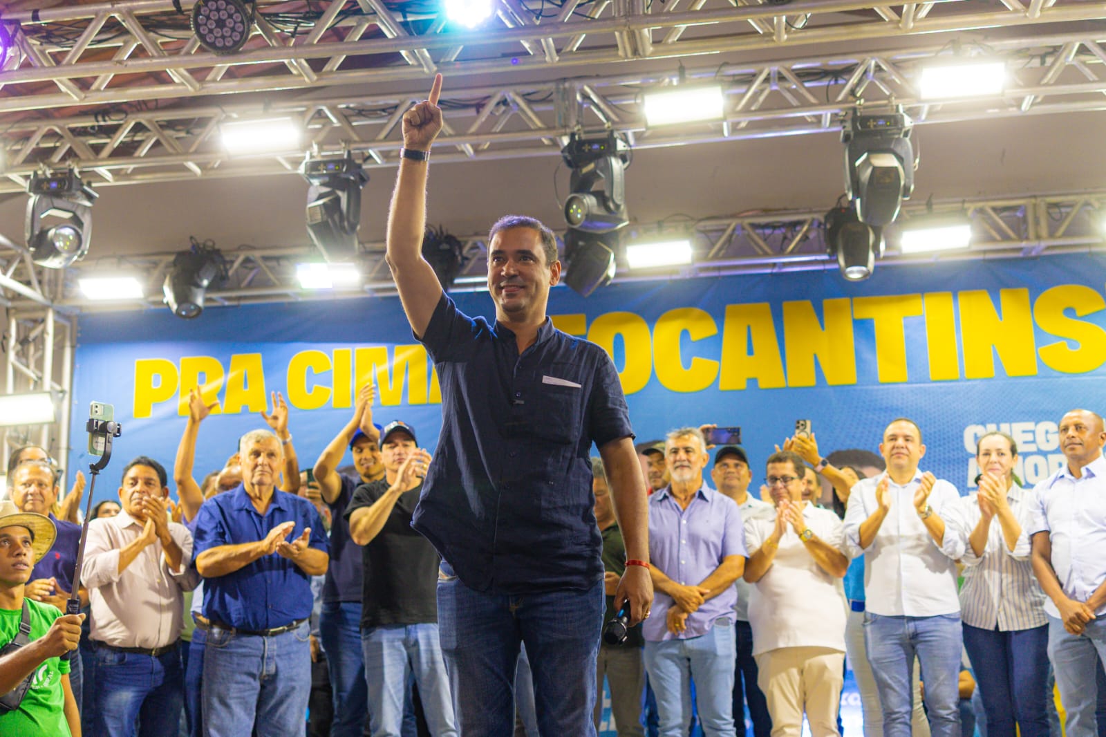 Vicentinho J&uacute;nior refor&ccedil;a pr&eacute;-candidatura com novas ades&otilde;es em Dian&oacute;polis e regi&atilde;o Sudeste